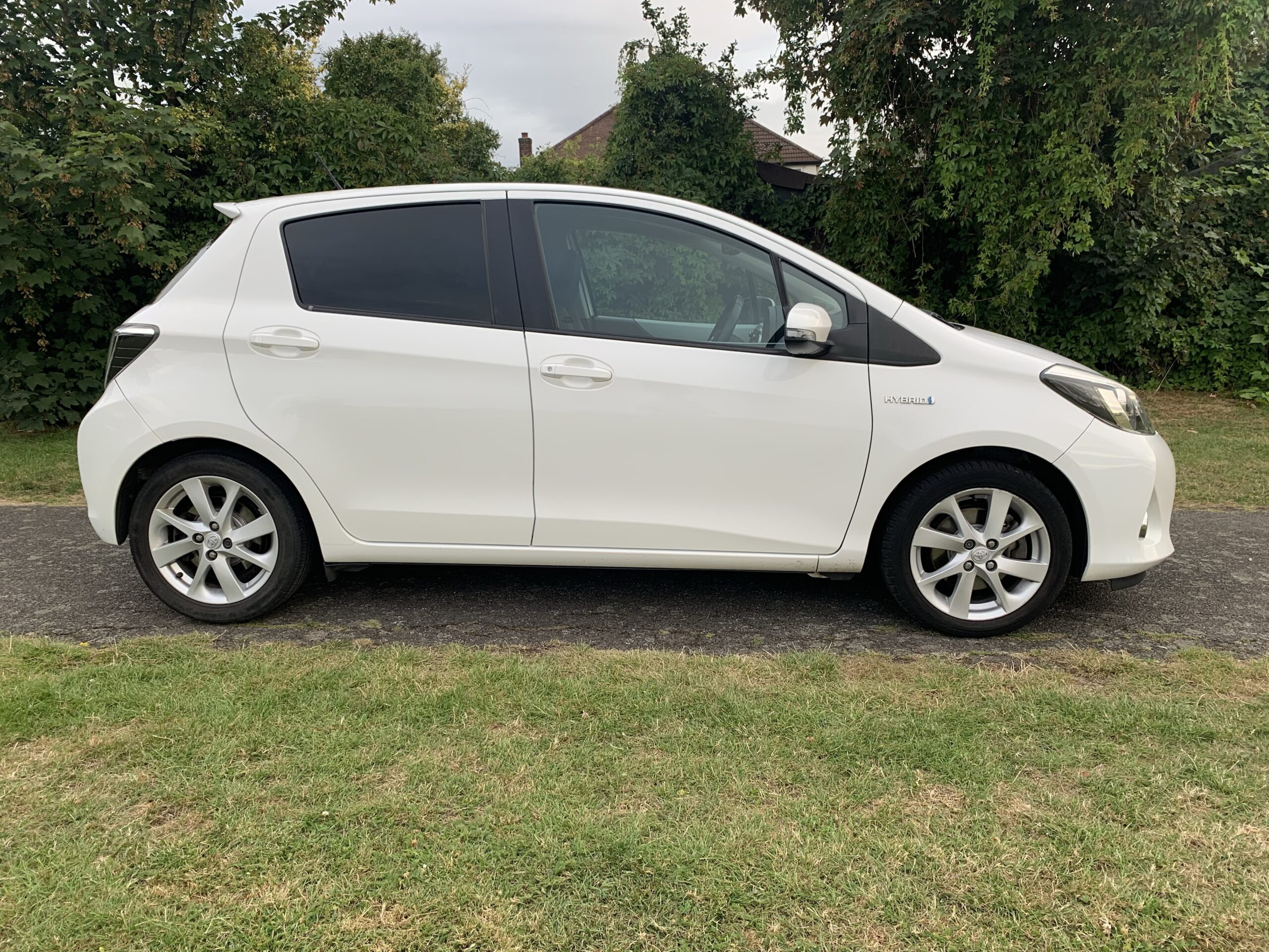 Toyota Yaris Vvt I Hybrid T Spirit Hatchback First Class Cars